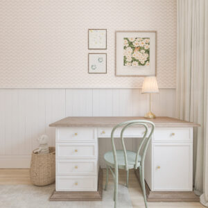 Habitación de estudiante. Habitación de niña- papel pintado en la pared