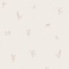 Papel pintado con delicados patrones beige: ramitas, perritos y puntitos sobre un fondo claro
